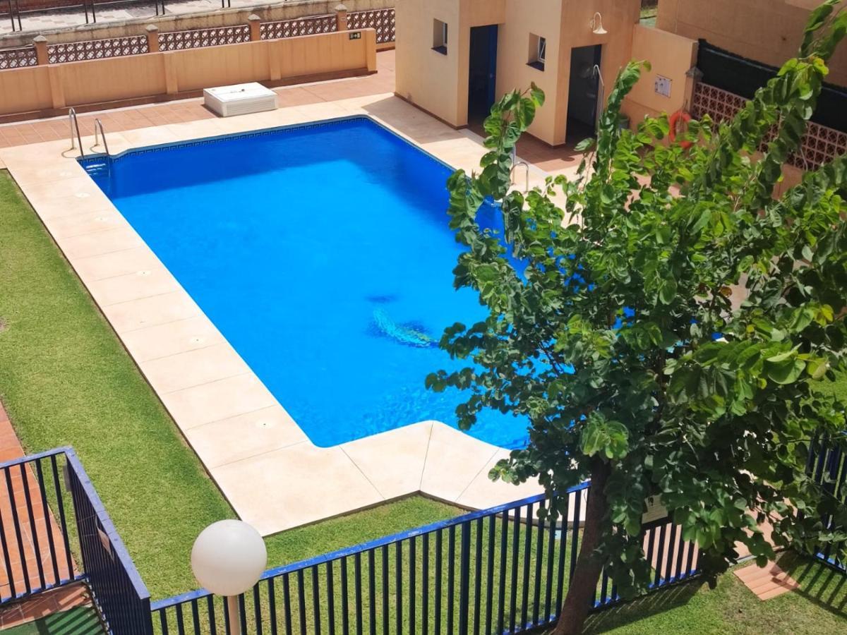Casa Playa Guadalmar, Beautiful Apartment In Front Of The Sea, Wifi, Ac, Smart Tv, Private Parking Malaga Bagian luar foto