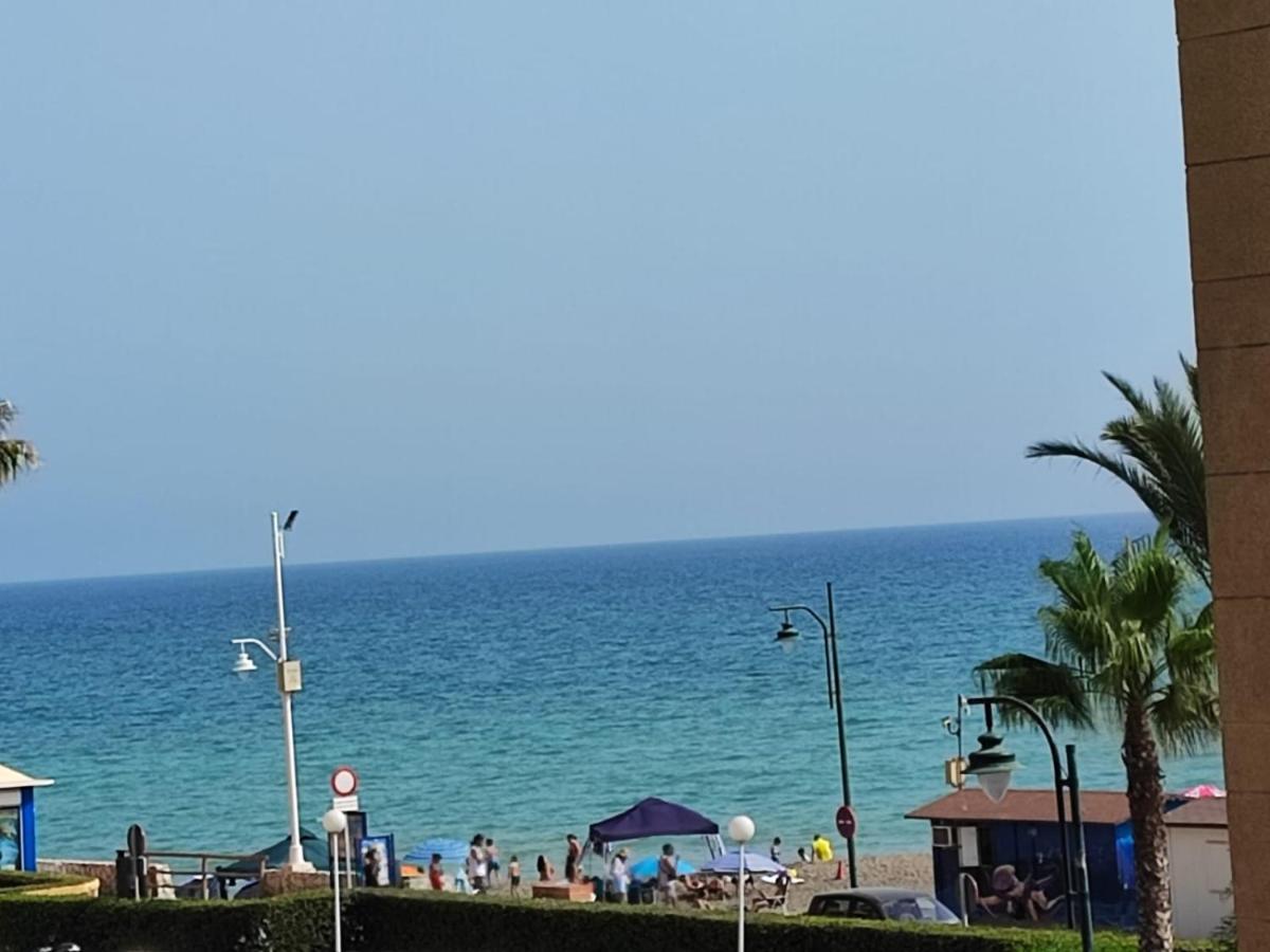 Casa Playa Guadalmar, Beautiful Apartment In Front Of The Sea, Wifi, Ac, Smart Tv, Private Parking Malaga Bagian luar foto