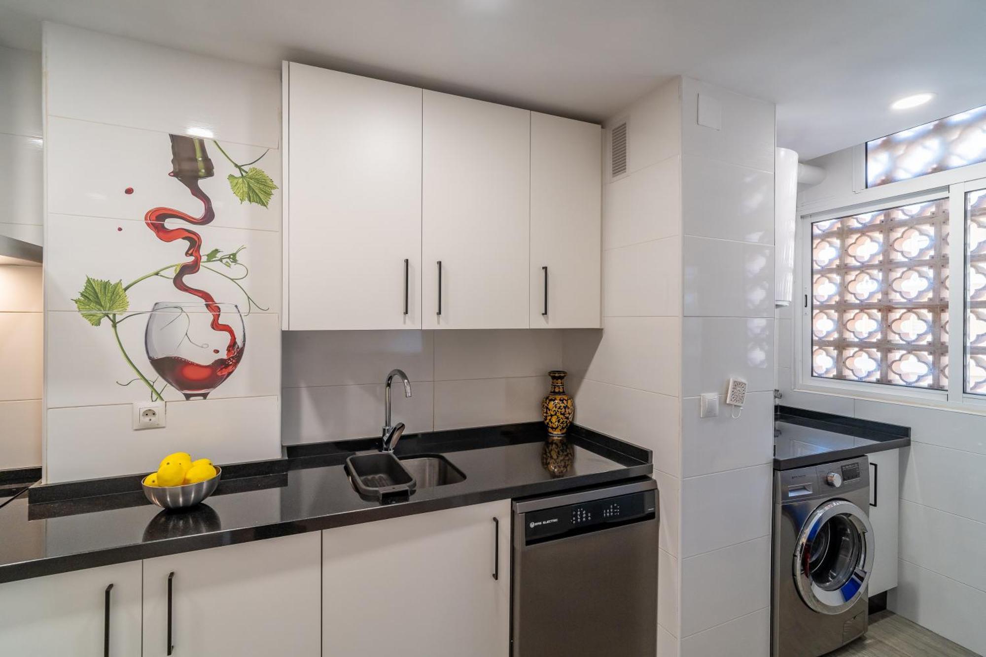 Casa Playa Guadalmar, Beautiful Apartment In Front Of The Sea, Wifi, Ac, Smart Tv, Private Parking Malaga Bagian luar foto