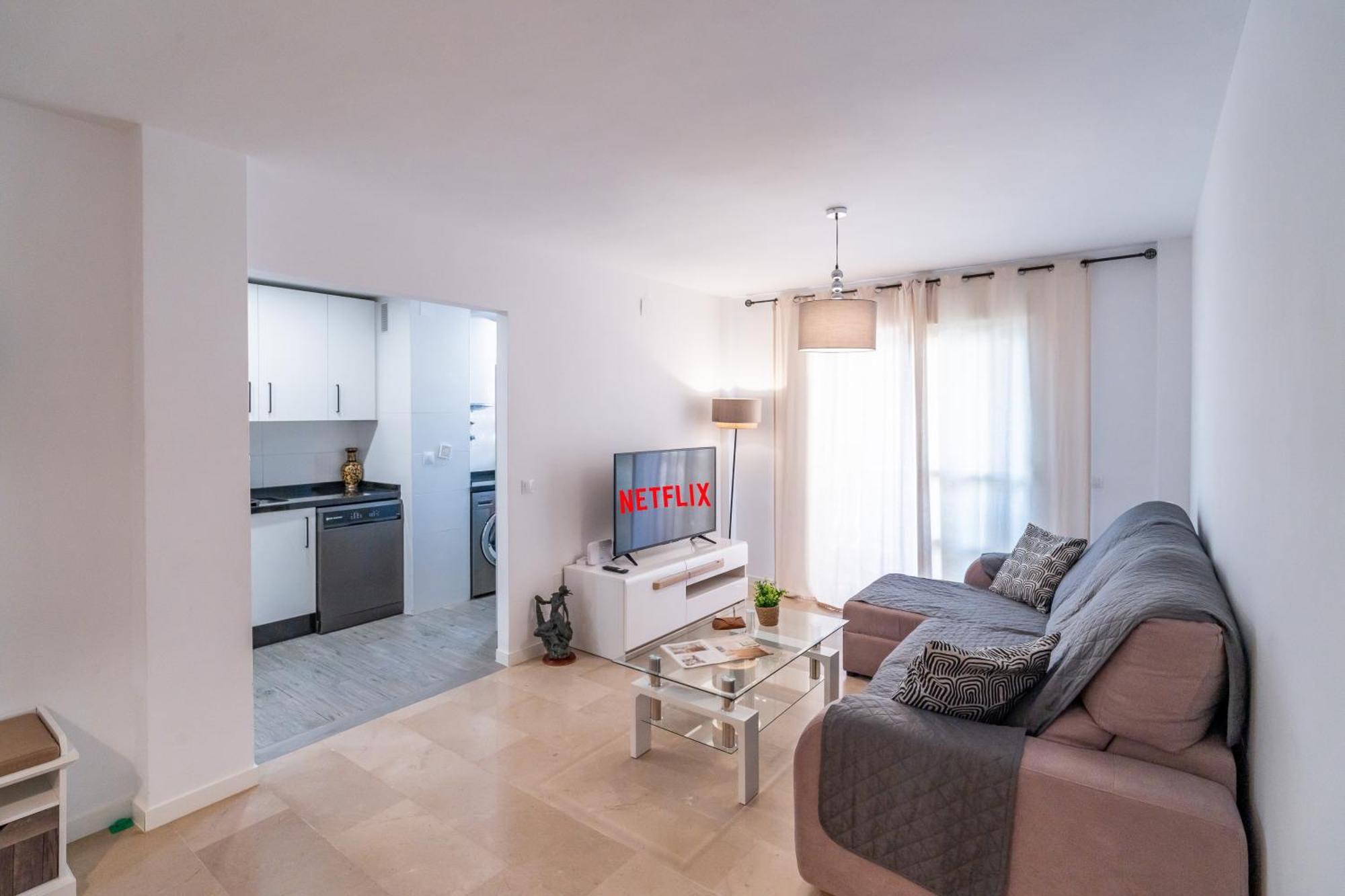 Casa Playa Guadalmar, Beautiful Apartment In Front Of The Sea, Wifi, Ac, Smart Tv, Private Parking Malaga Bagian luar foto