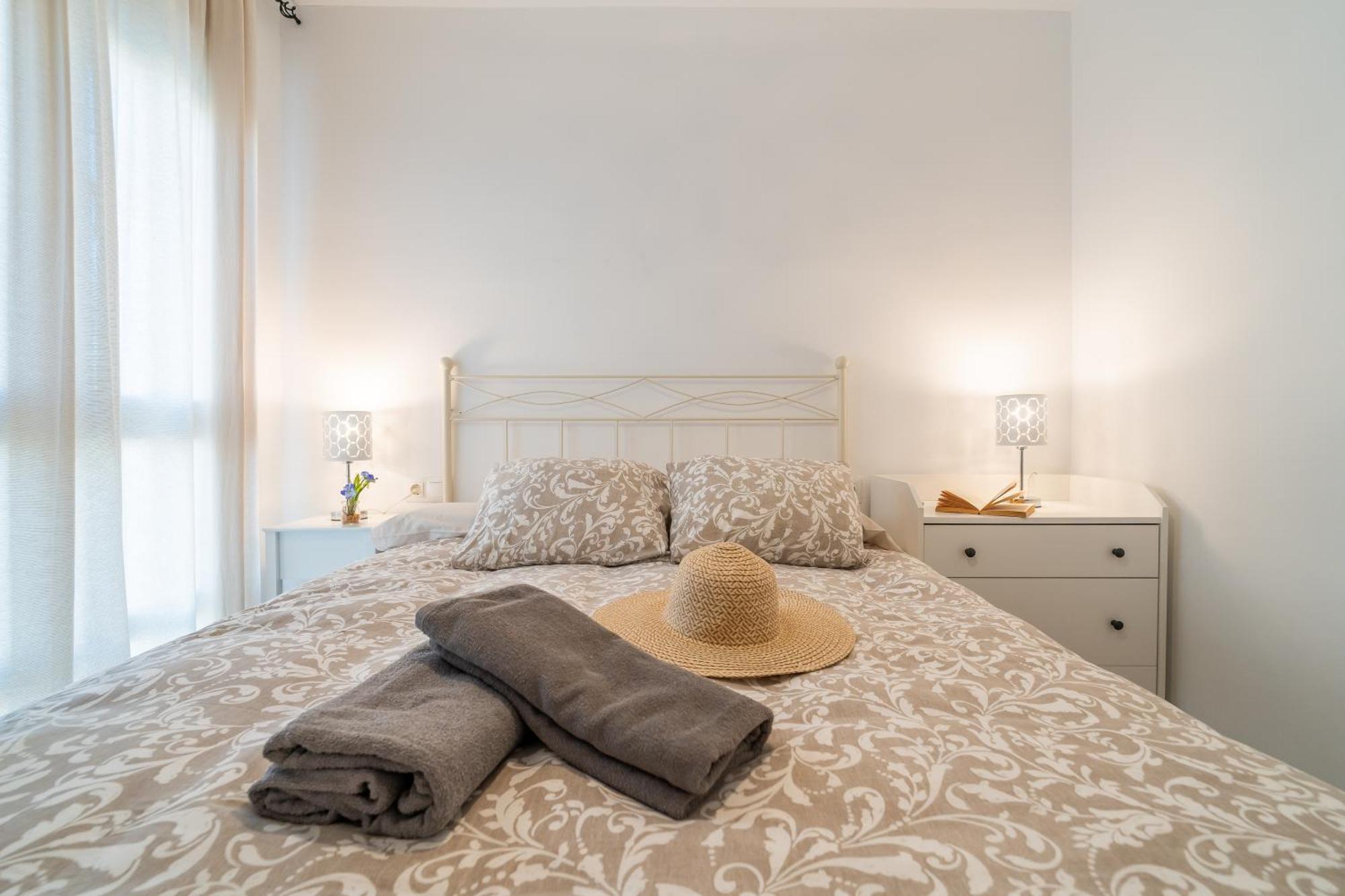 Casa Playa Guadalmar, Beautiful Apartment In Front Of The Sea, Wifi, Ac, Smart Tv, Private Parking Malaga Bagian luar foto